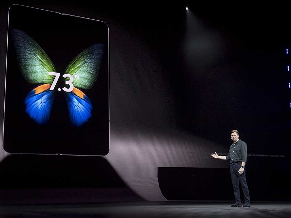 سامسونگ نمایشگر تاشو خود را به گوگل و اپل پیشنهاد می دهد