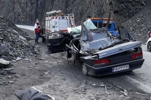 ریزش سنگ در جاده هراز